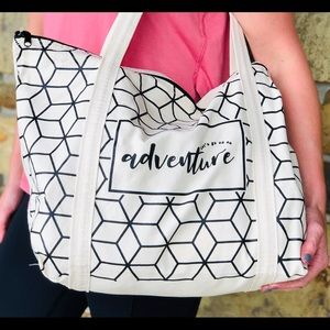Weekender Canvas Zippered Tote